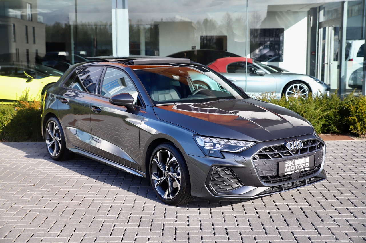 Audi A3 Sportback 30TFSI S-line -Pano-Camera-Carplay-Ambiant-Adaptive Cruise-...