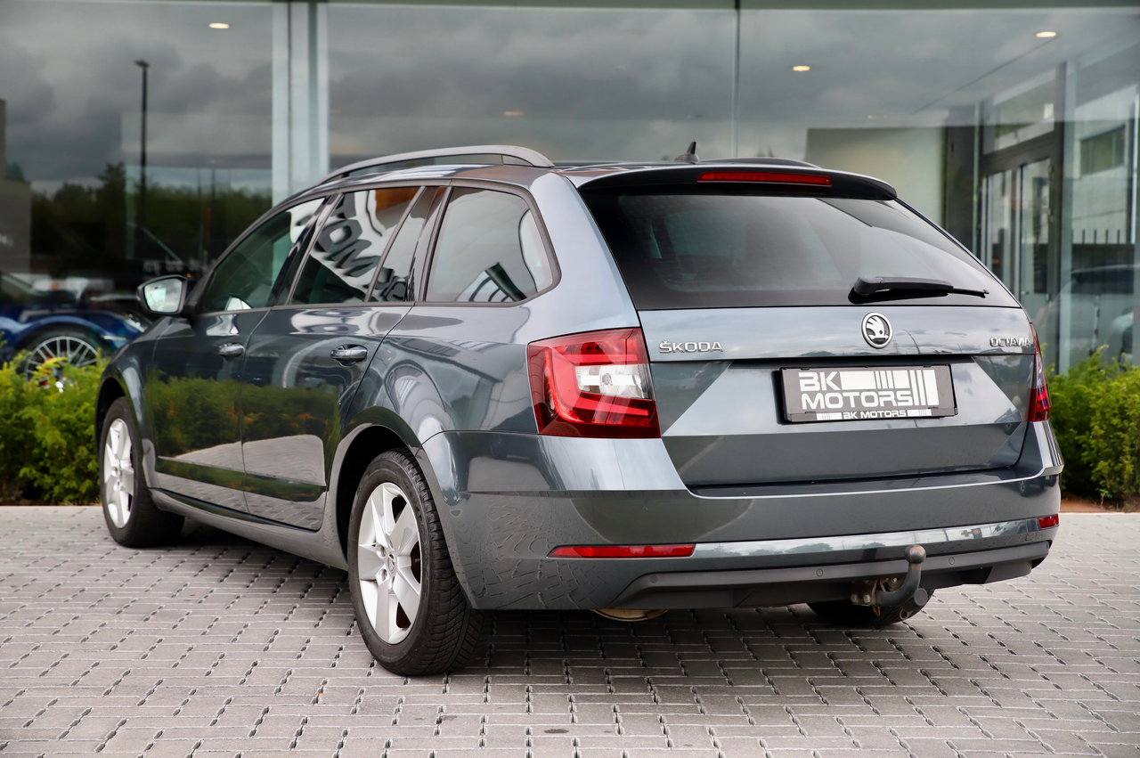 Skoda Octavia Combi 1.5 TSI /CARPLAY/TREKHAAK/DAB/NAVI/CRUISE