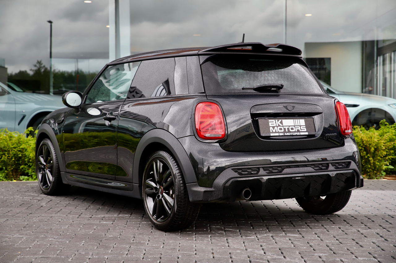 MINI Cooper 1.5 OPF DCT JCW-PACK /LED/ZETELVERWARMING/CAMERA