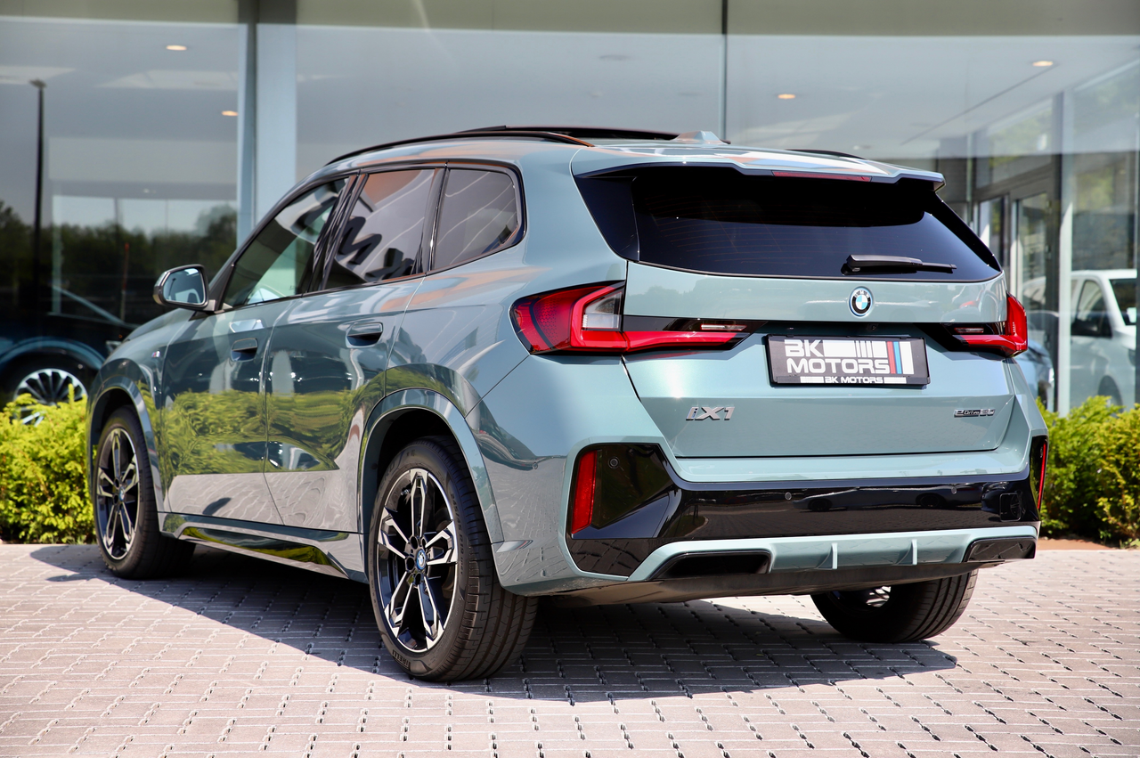 BMW iX1 eDrive20 66.5 kWh M-PACK/CAMERA/PANO/H&amp;K/MASSAGE