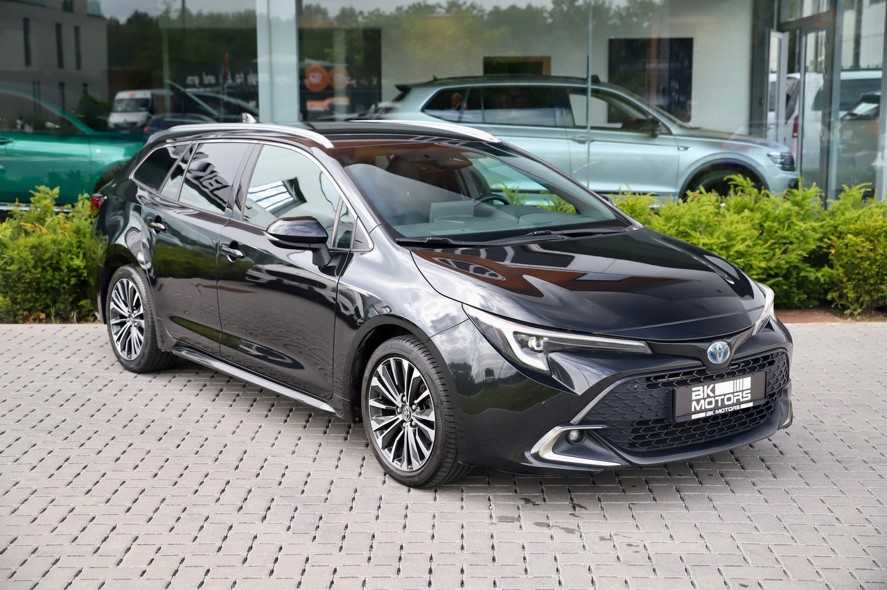 Toyota Corolla Touring Sports 1.8 Hybrid Dynamic e-CVT-Camera-Cruise-Carplay-