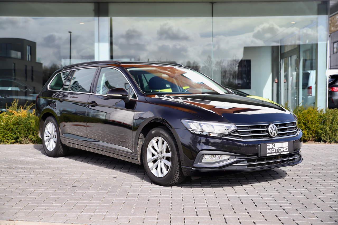 Volkswagen Passat 1.6 TDi DSG-Camera-Carplay-Ergocomfort-Adaptive