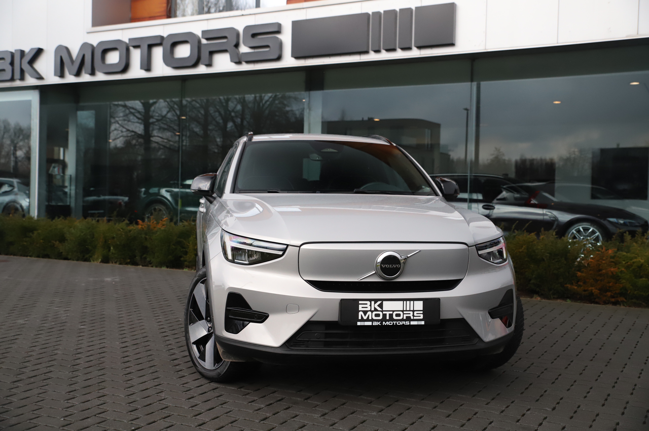 Volvo XC40 69 kWh FWD Recharge Plus I Trekhaak I 1st Owner
