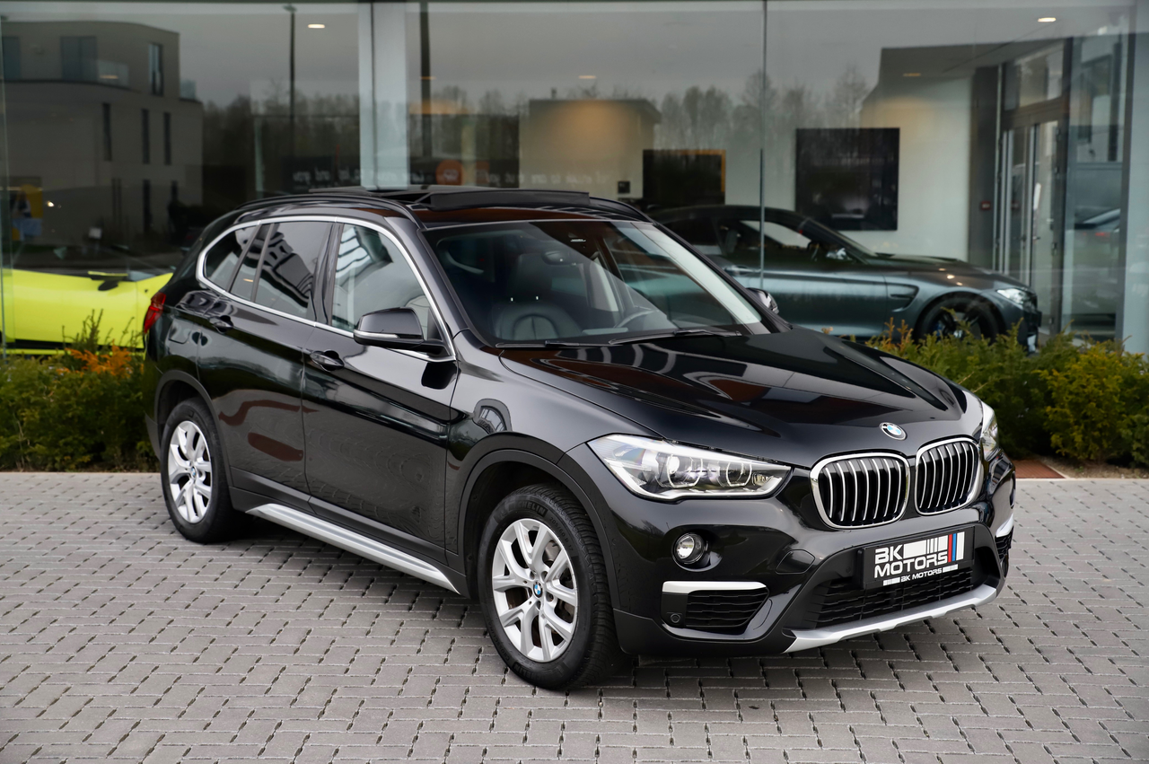 BMW X1 sDrive18 1.5iA-Pano-Camera-Keyless-Trekhaak-Cruise