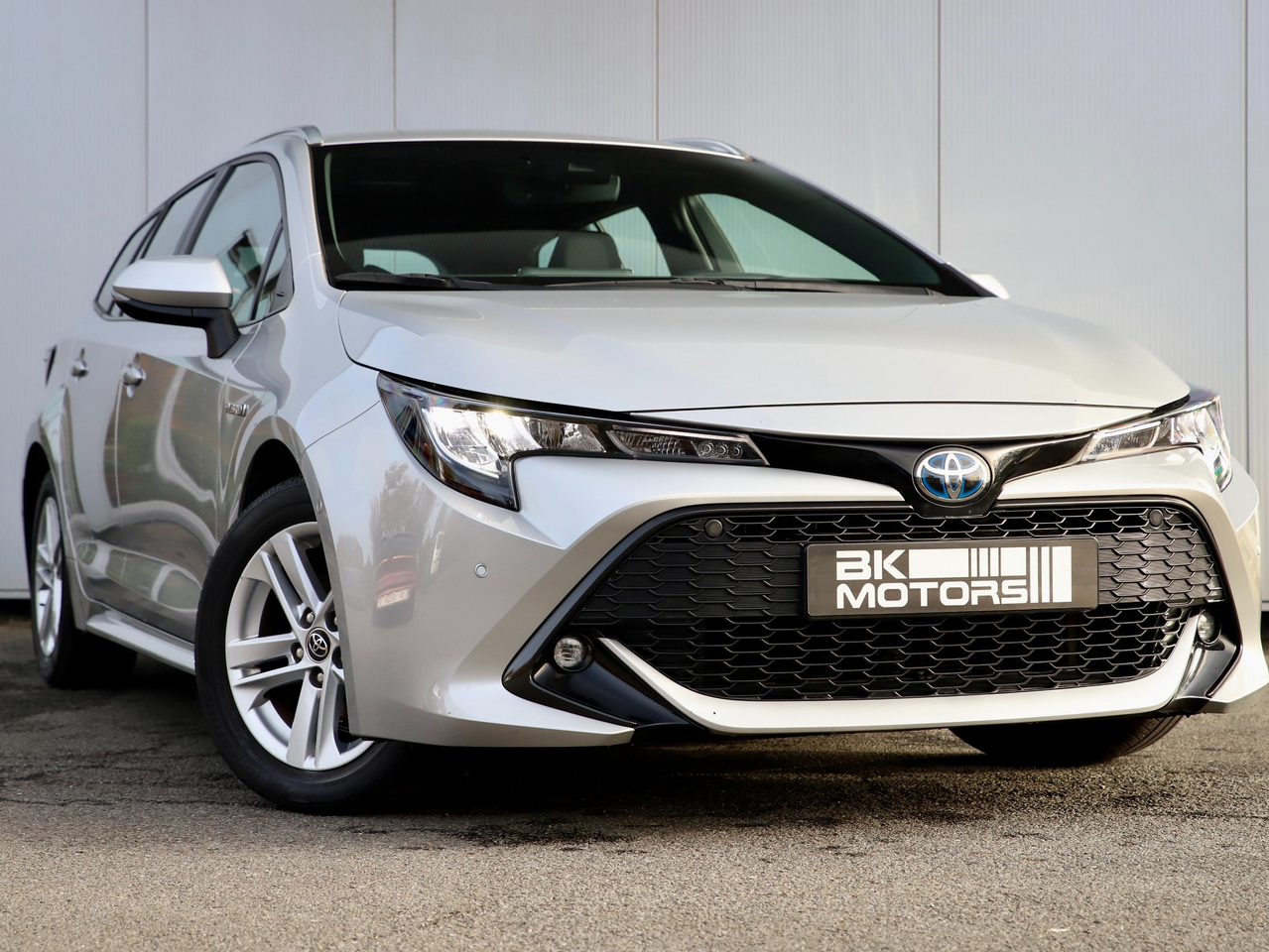 Toyota Corolla 1.8 Hybrid Dynamic Plus e-CVT I 1st Owner