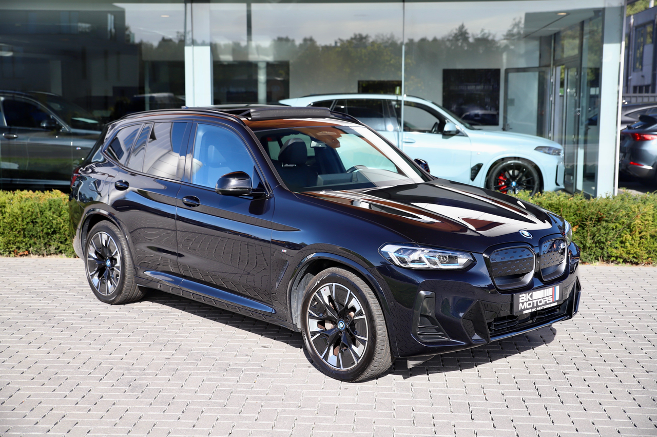 BMW iX3 80 kWh M-Pack - Pano - HUD - 360 - H&amp;K - Trekhaak - Memory - Ambiant - ...
