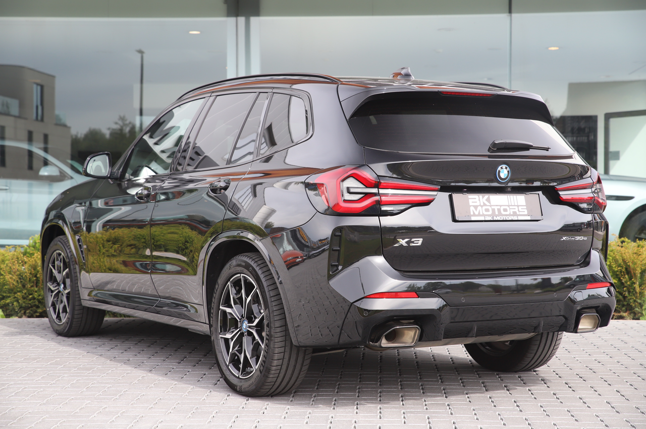 BMW X3 xDrive30e 2.0iAS PHEV M-PACK /INNODRIVE/HUD/CAMERA