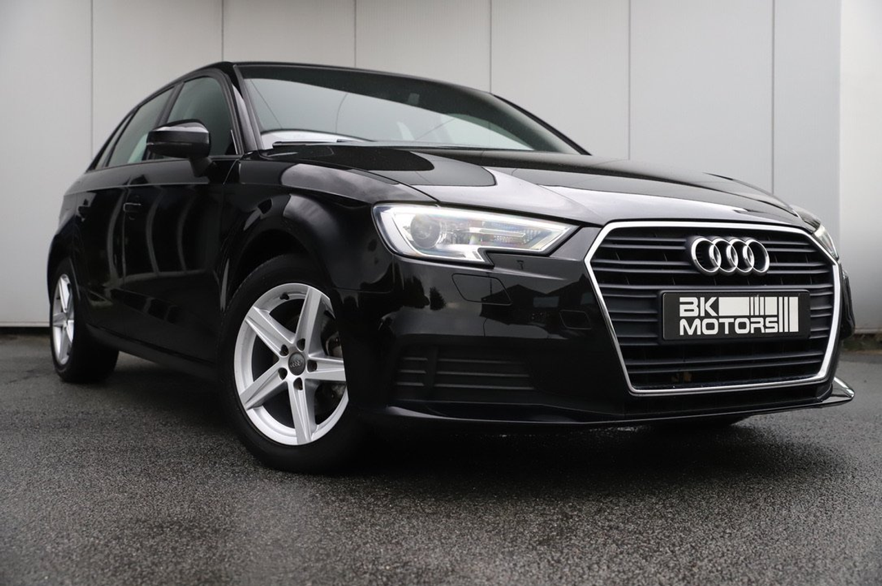 Audi A3 30 TDi Business I 1st Owner I APPLE CRPLY