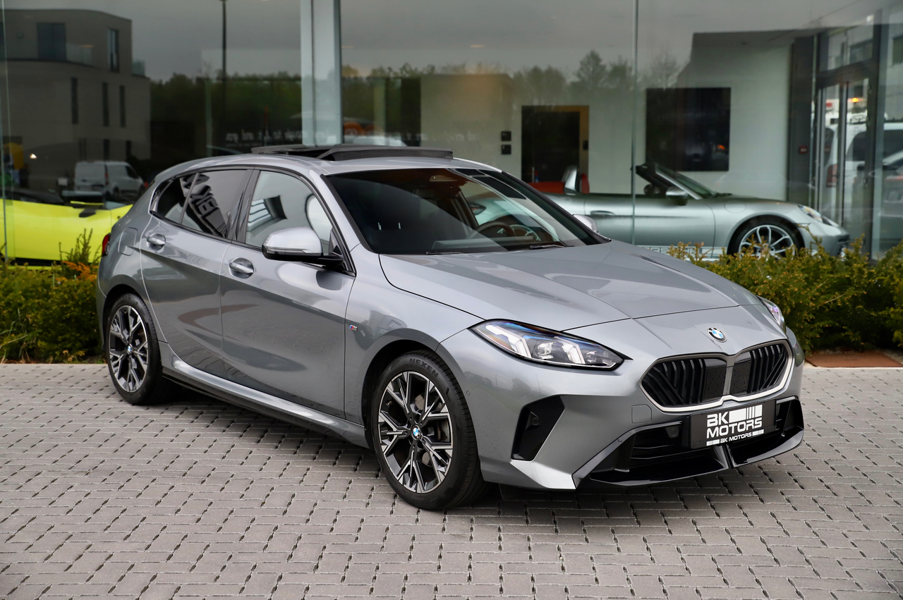 BMW 120 iA M-Pack -Pano-H/K-Camera 2 YEAR WARRANTY