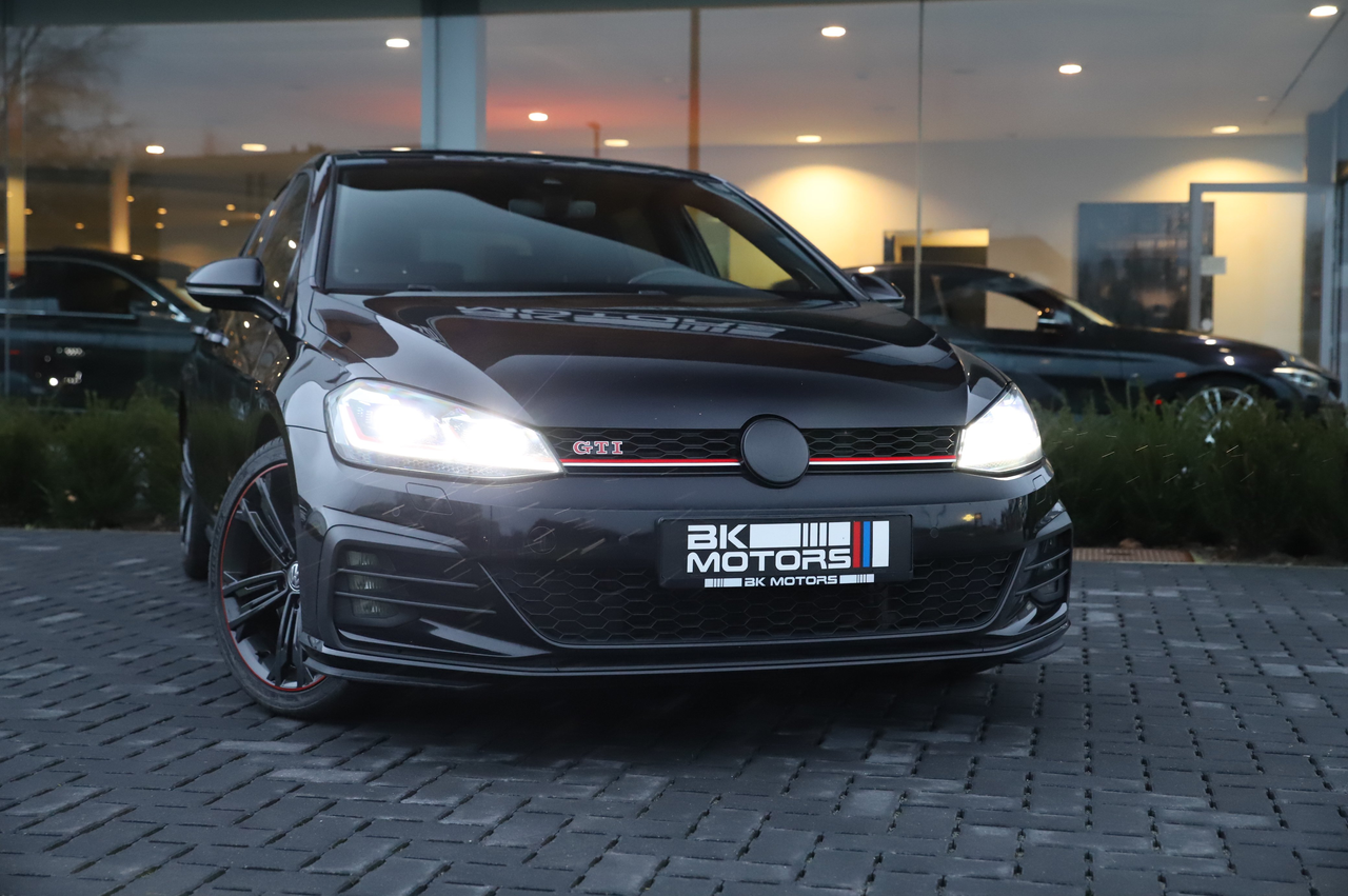 Volkswagen Golf GTI 2.0 TSI Performance DSG I Pano I Sport Exhaust
