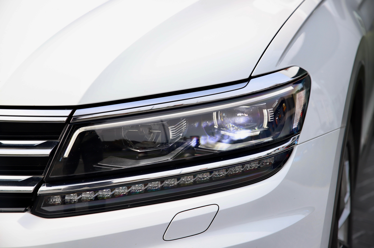 Volkswagen Tiguan 2.0 TDI 4Motion DSG Highline-PANO-CARPLAY-360-LED