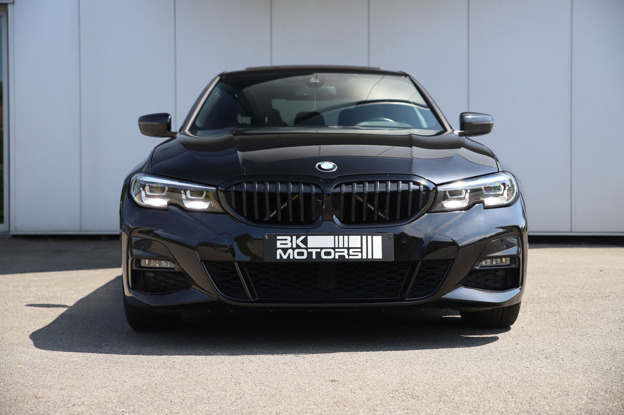 BMW 330 330eAS PHEV M Pack I Open Dak I 1st Owner