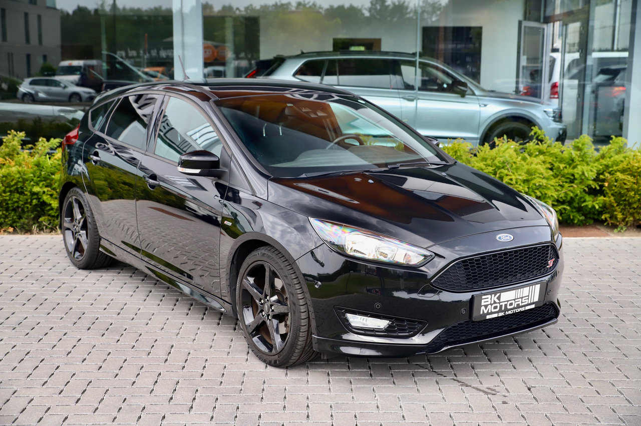 Ford Focus 1.5 EcoBoost ST Line - Carplay - Camera - 18" - Navi - ...