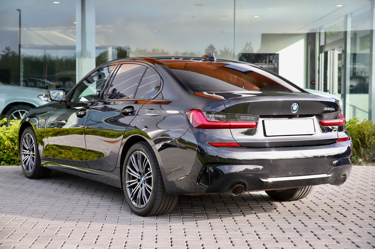 BMW 330 eAS PHEV M-PACK /HEADUP/CAMERA/OPENDAK/CRUISE/LED