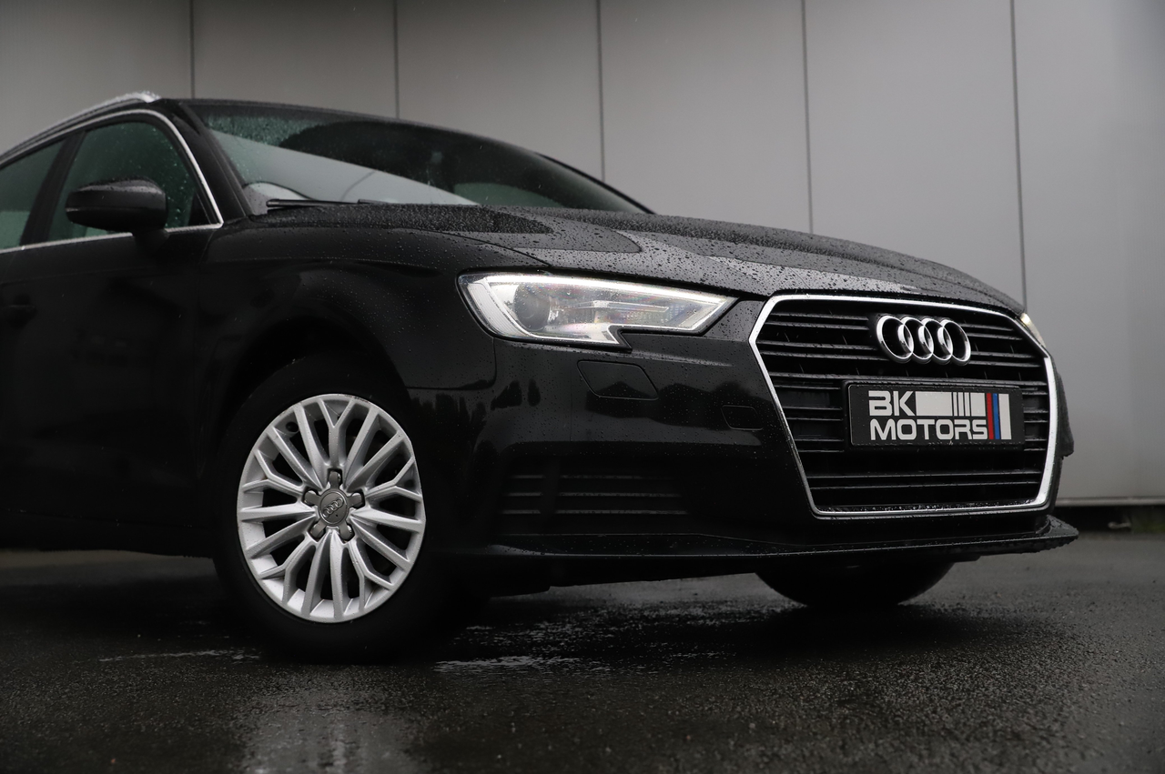 Audi A3 30 TDi Business Edition I Apple CRPLY I 1st Owner