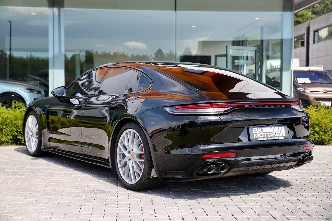 Porsche Panamera 4 E-Hybrid /LUCHTVERING/SPORTUITLAAT/SPORTDESIGN