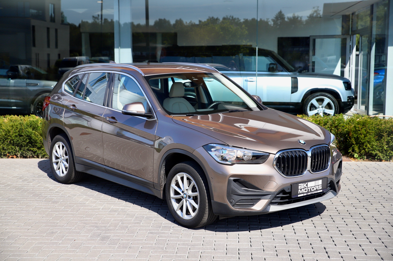 BMW X1 sDrive18i 1.5 - Camera - DAB - Cruise - Leder - ...