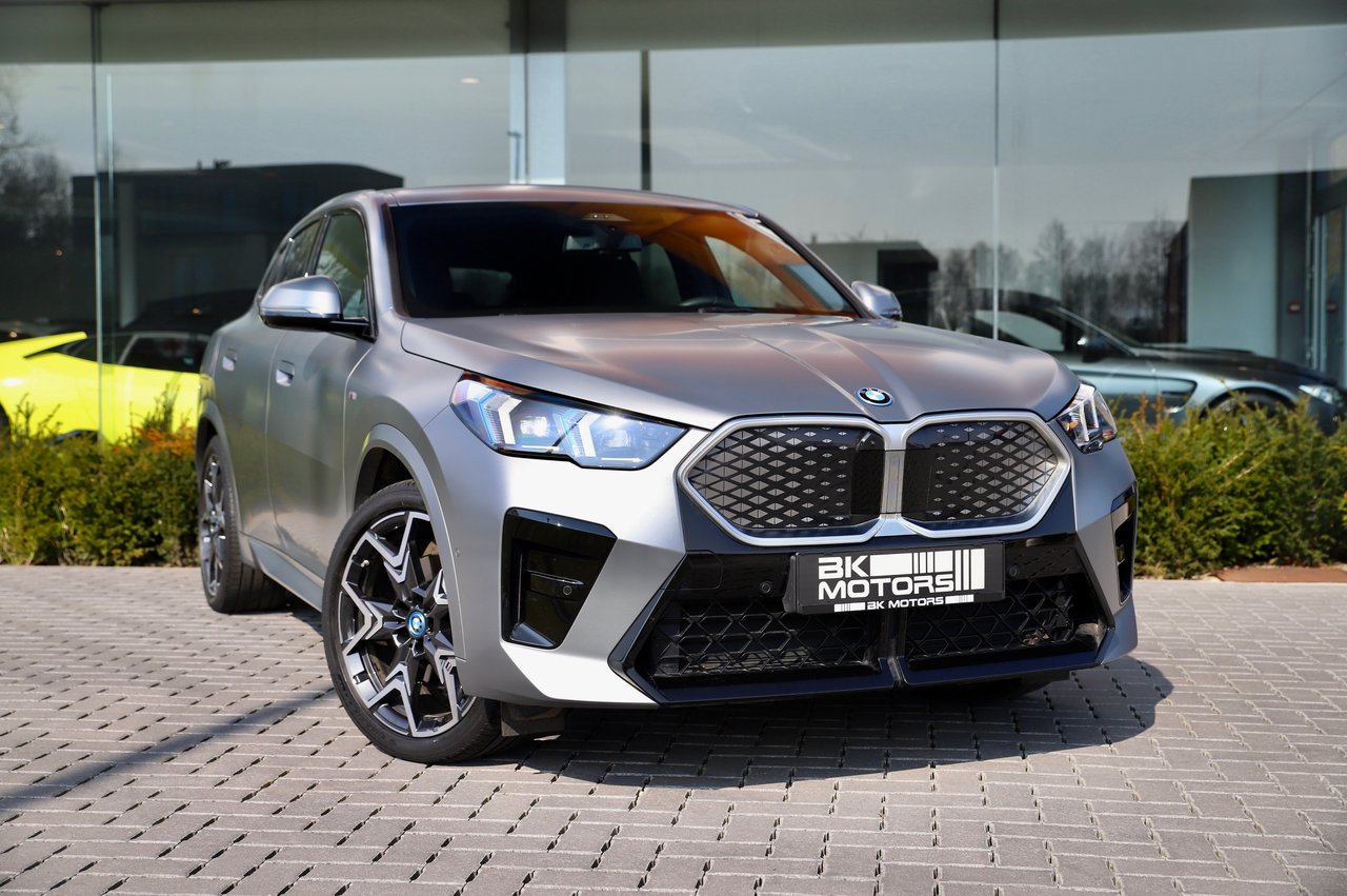 BMW iX2 66.5 kWh xDrive30 I Iconic Glow I Frozen Pure Grey 2 YEAR WARRANTY