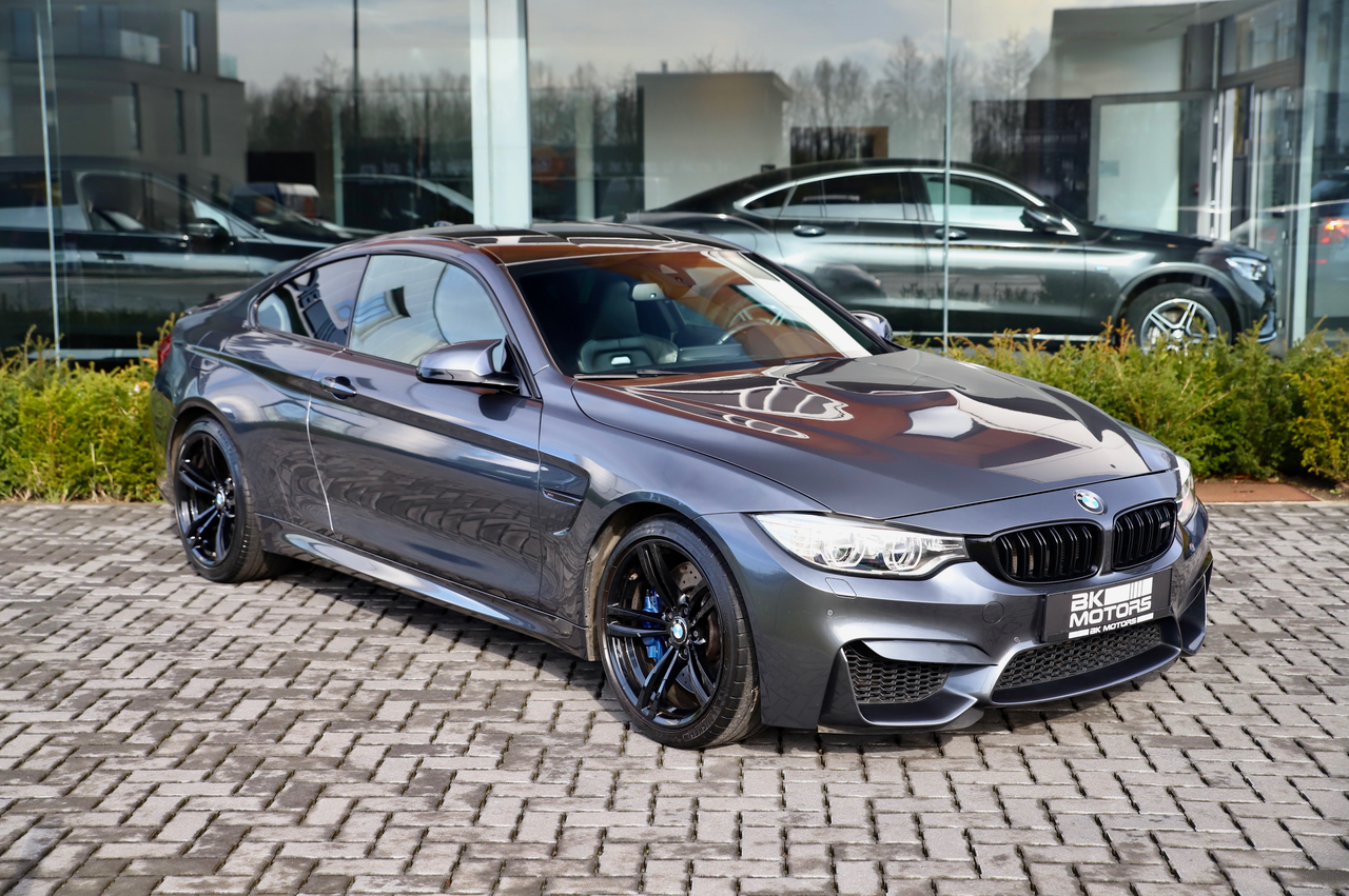 BMW M4 Coup&eacute; 3.0 DKG -HeadUp-Carbon-NaviPro-Memory-Keyles