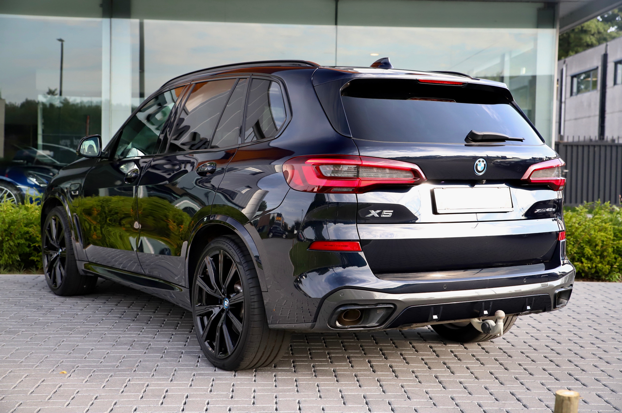 BMW X5 xDrive45e M-PACK /KEYLESS/TREKHAAK/PANO/360/HUD...