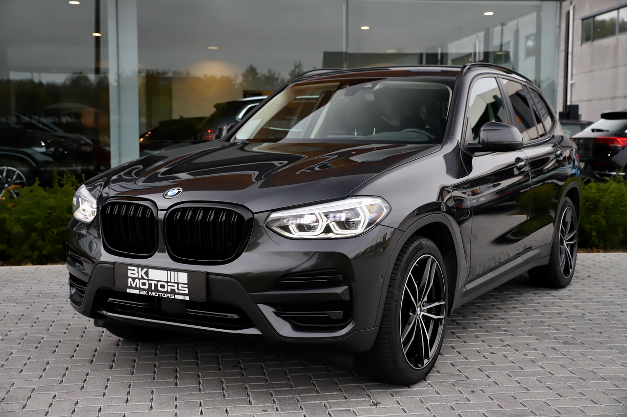 BMW X3 xDrive30e XLine-ADAPTIVE-HUD-CAMERA-KEYLES-CARPLAY
