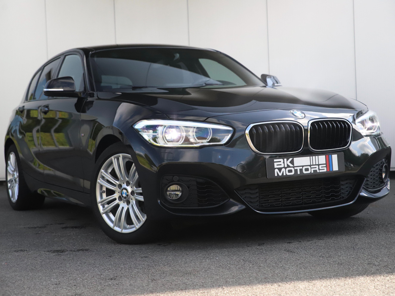 BMW 118 iA I M-PACK I 1st Owner I PDC I WARRANTY