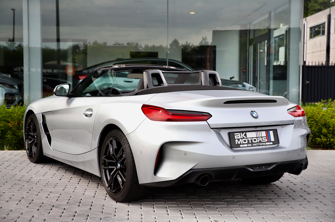 BMW Z4 sDrive20iA M-PACK /CAMERA/HARMAN&amp;KARDON/KEYLES/AMB