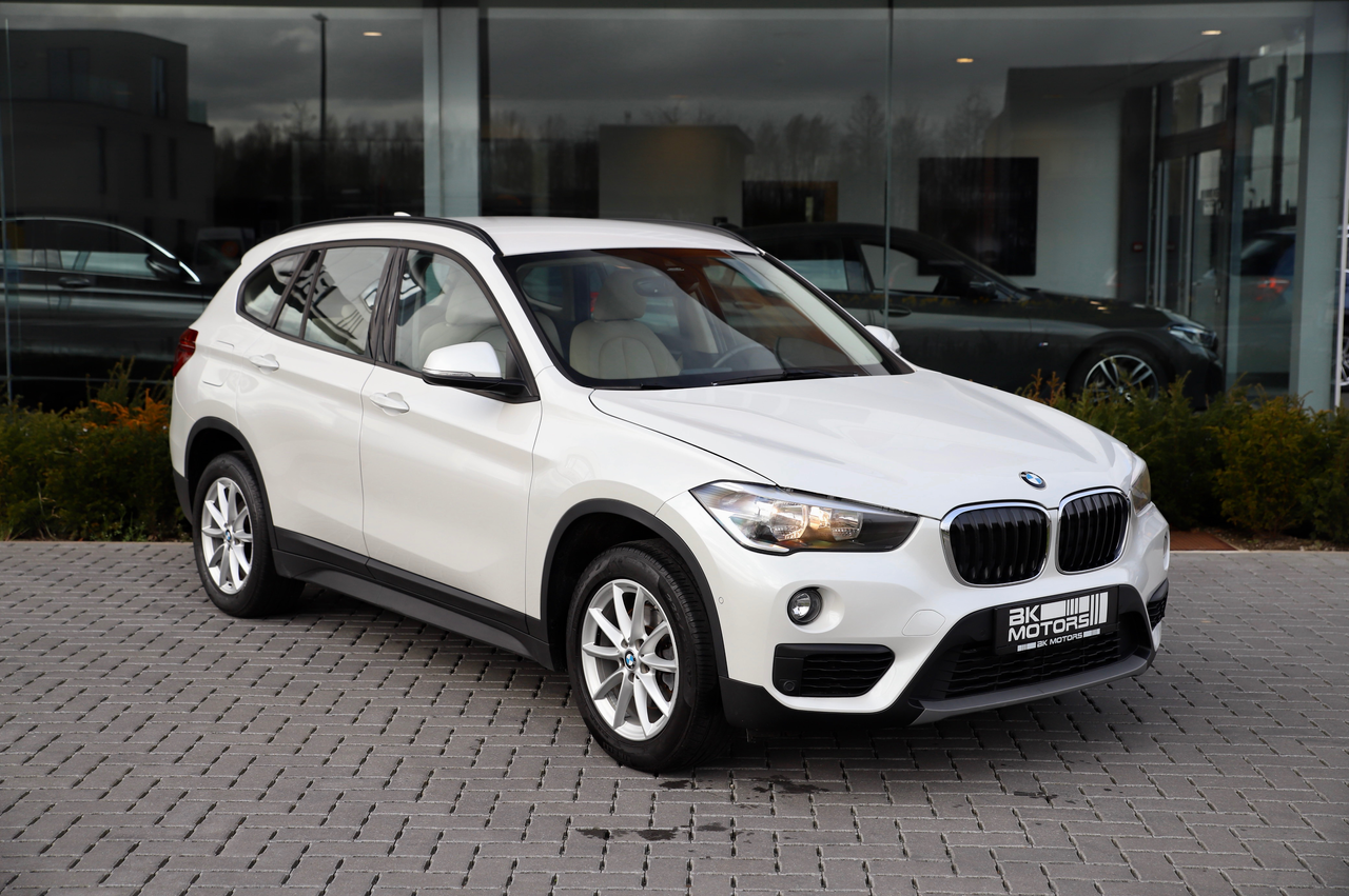 BMW X1 sDrive18 1.5i -Automaat-Trekhaak-Cruise-1 Owner