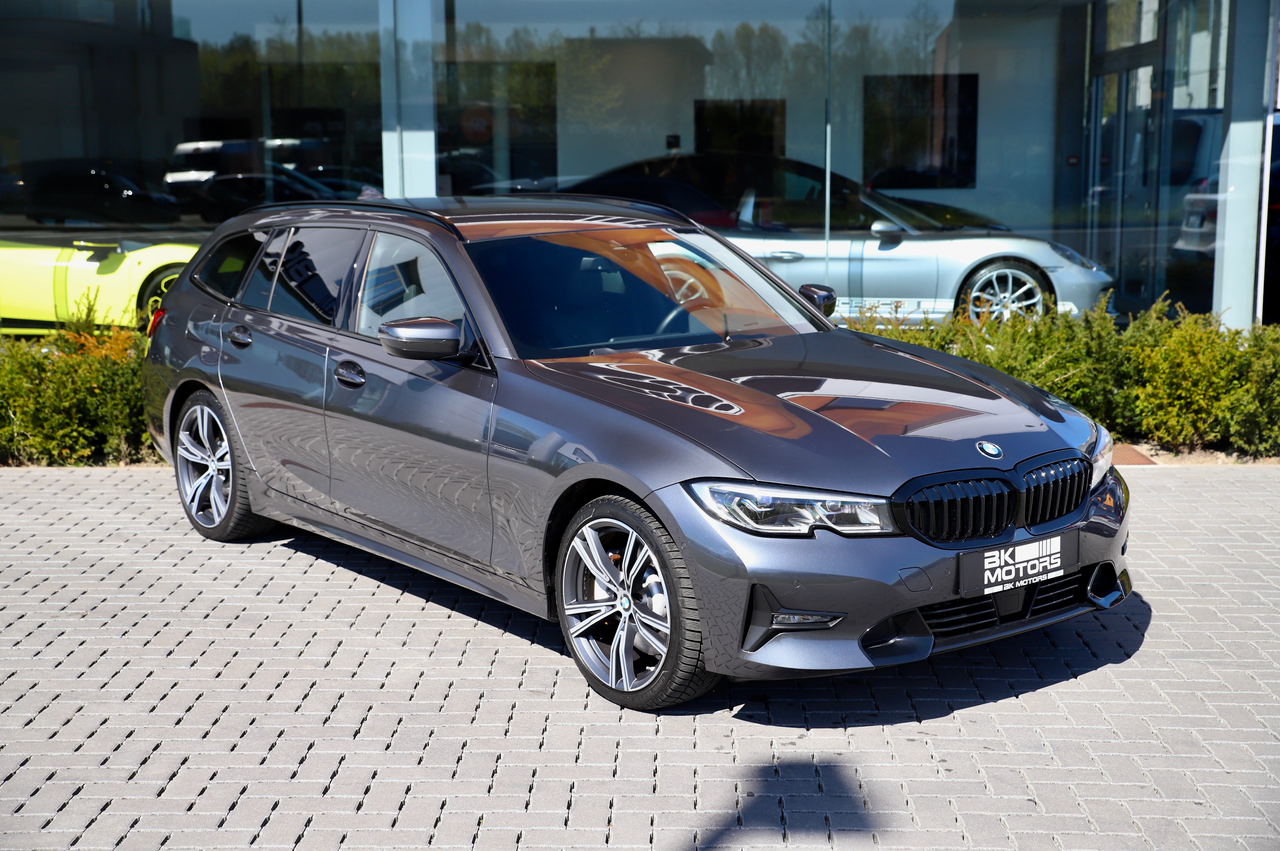 BMW 330 e Touring PHEV-Laser-HUD-Carplay-Adaptive-Ambiant-...