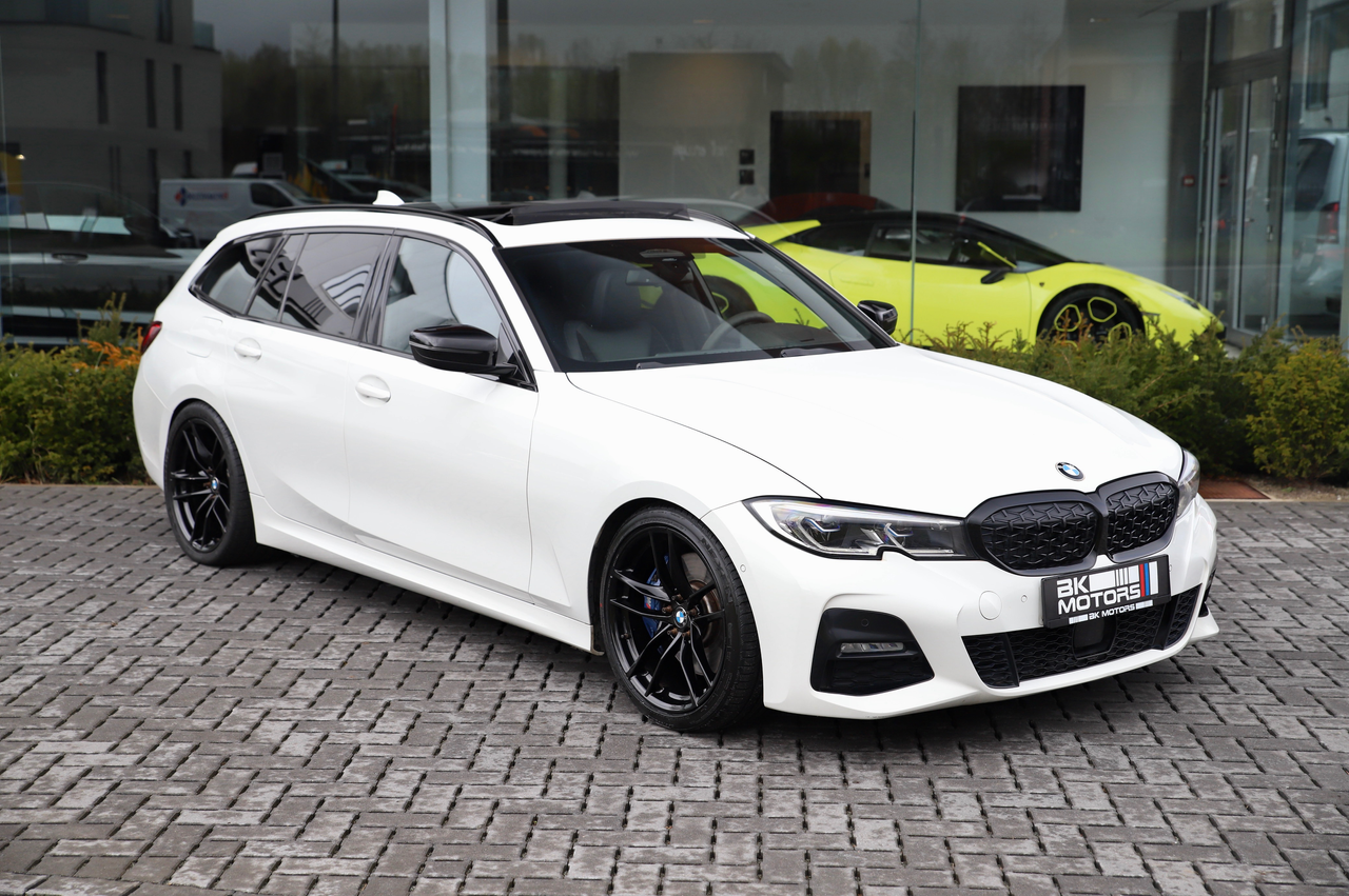 BMW 330 eAS PHEV Touring M-Pack-Laser-Pano-Camera-H/K-HUD-Trekhaak-Memory-Carbon-Innodrive